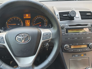 Toyota Avensis foto 2