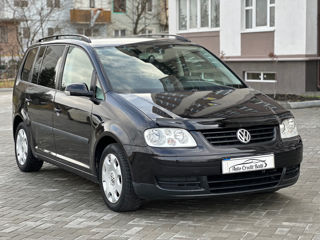 Volkswagen Touran foto 9