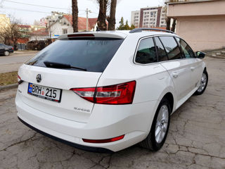 Skoda Superb foto 3