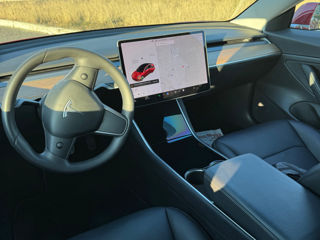 Tesla Model 3 foto 3