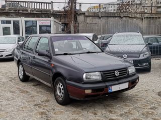 Volkswagen Vento foto 2