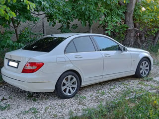 Mercedes C-Class foto 3