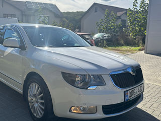 Skoda Superb foto 2