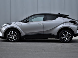 Toyota C-HR foto 2