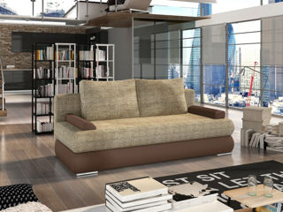Canapea spațioasă și confortabilă pentru casă