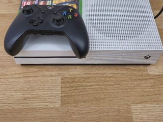Xbox One S 500 GB + GTA V foto 2