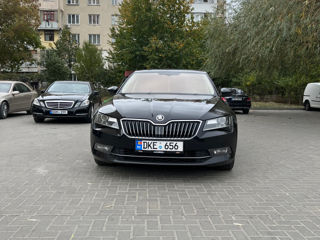 Skoda Superb foto 2