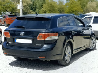 Toyota Avensis foto 4