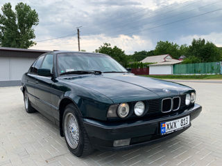 BMW 5 Series foto 18