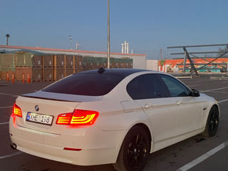 BMW 5 Series foto 3