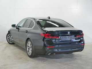 BMW 5 Series foto 3