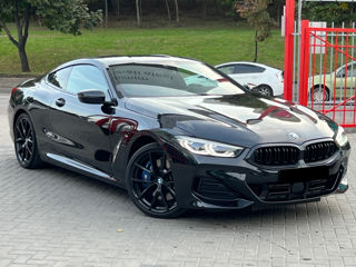 BMW 8 Series foto 4