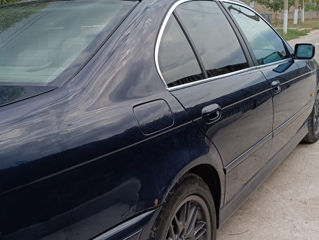 BMW 5 Series foto 7