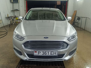 Ford Fusion foto 3