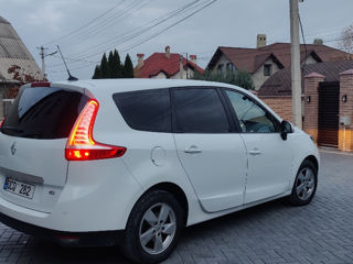 Renault Grand Scenic foto 3