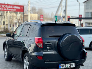 Toyota Rav 4 foto 4