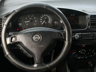 Opel Zafira foto 15