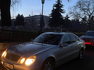 Mercedes E-Class foto 4