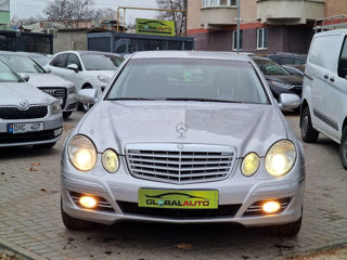 Mercedes E-Class foto 2