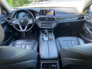 BMW 7 Series foto 6