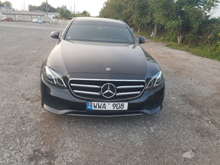 Mercedes E-Class foto 2