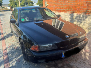 BMW 5 Series foto 2