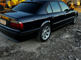 BMW 7 Series foto 2