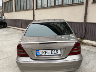 Mercedes C-Class foto 4