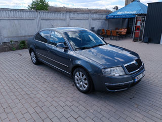 Skoda Superb фото 2