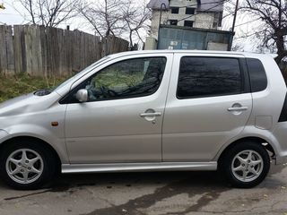 Daihatsu YRV foto 4