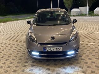 Renault Grand Scenic foto 3