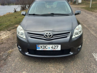 Toyota Auris foto 1