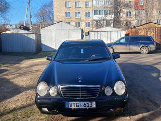 Mercedes E-Class foto 8