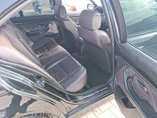 BMW 5 Series foto 5