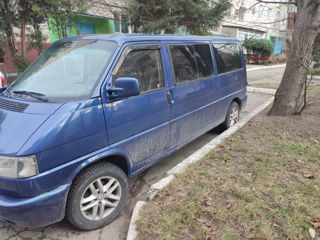 Volkswagen Caravelle foto 2