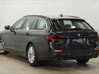 BMW 5 Series foto 3