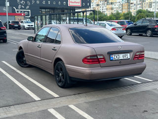 Mercedes E-Class foto 10