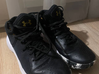 Under armour basketball shoes foto 3