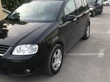 Volkswagen Touran foto 2