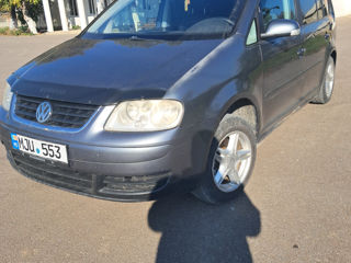 Volkswagen Touran foto 4