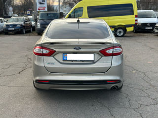 Ford Fusion foto 5