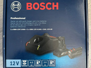 Set încărcător + 2 acumulatoare Bosch GAL 12V-40