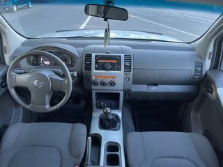 Nissan Pathfinder foto 10