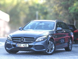 Mercedes C-Class foto 1