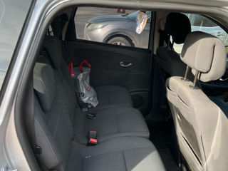 Renault Grand Scenic foto 2