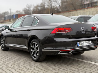 Volkswagen Passat foto 4