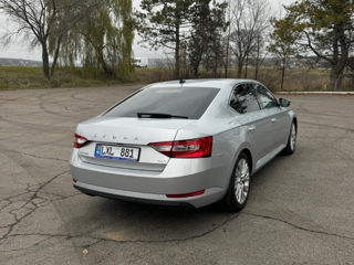 Skoda Superb foto 4