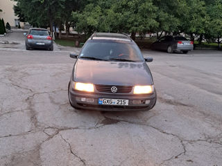 Volkswagen Passat foto 1