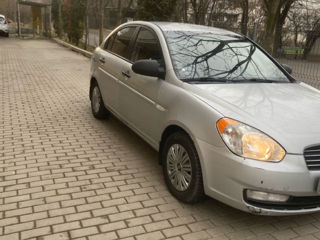 Hyundai Accent foto 3