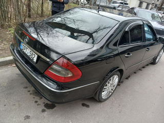 Mercedes E-Class foto 2